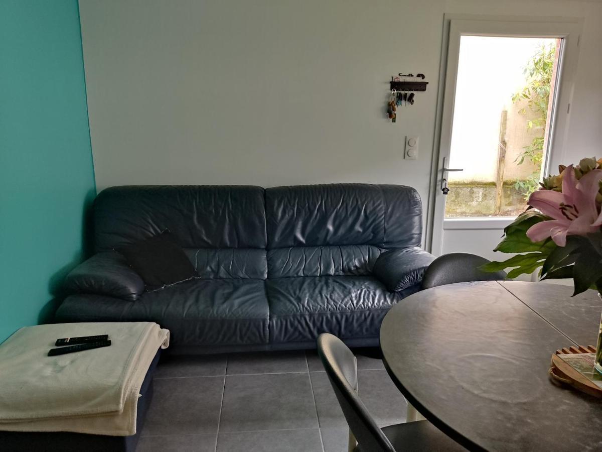 Maisonnette Cosy Bien Situee Dol-de-Bretagne Ngoại thất bức ảnh