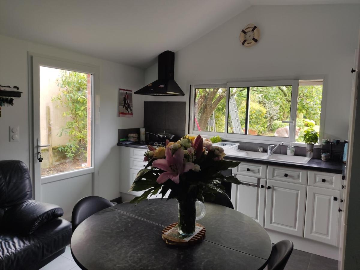 Maisonnette Cosy Bien Situee Dol-de-Bretagne Ngoại thất bức ảnh